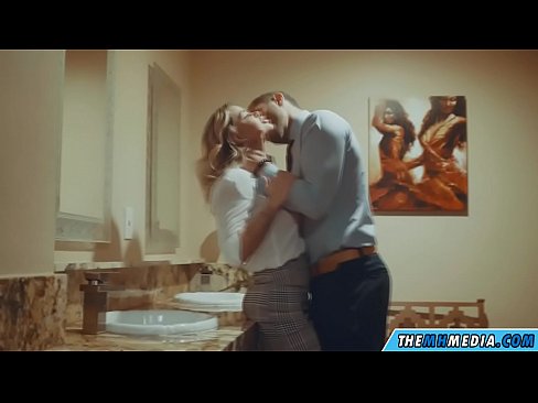 ❤️ Uma blonde obugaxayo ekuyenga endlini yangasese yomphakathi Ucansi ku-zu.pornolymp.ru ❌️❤